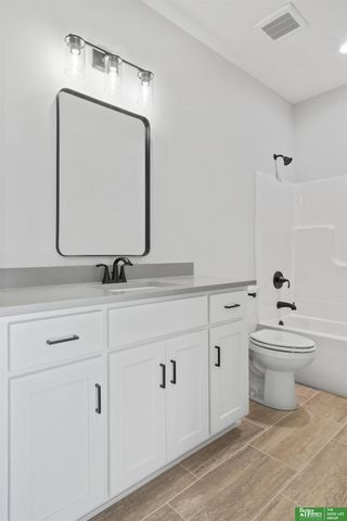 20947 Ellison Avenue, Elkhorn, NE 68022