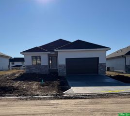 20947 Ellison Avenue, Elkhorn, NE 68022