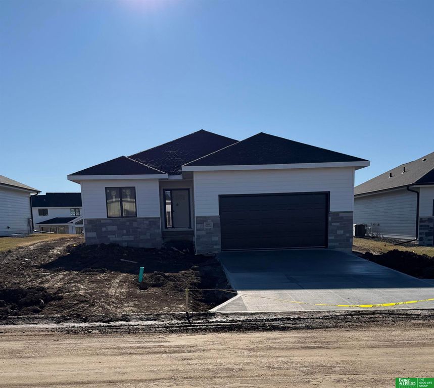 20947 Ellison Avenue, Elkhorn, NE 68022