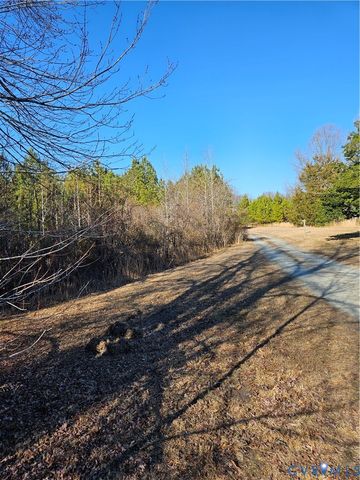 11489 Railroad Ln, Ruther Glen, VA 22546