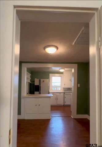 1302 S Main St, Henderson, TX 75654