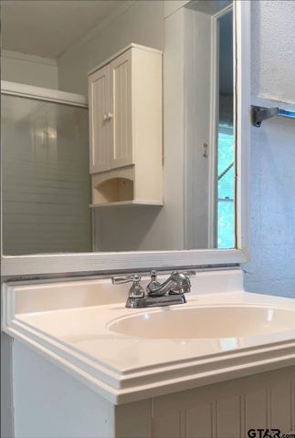 1302 S Main St, Henderson, TX 75654