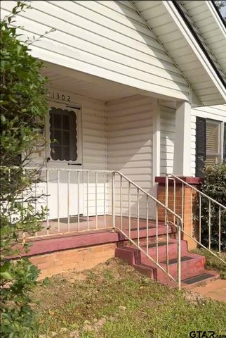 1302 S Main St, Henderson, TX 75654