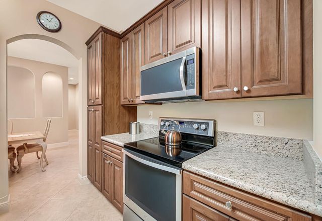 9786 Midship Way 203, Royal Palm Beach, FL 33411