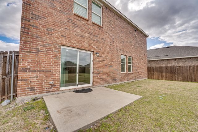 767 Camden Drive, Lavon, TX 75166