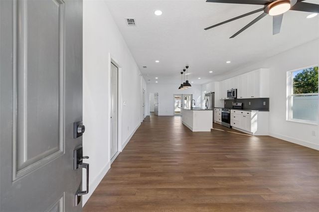 5111 68TH STREET N, St Petersburg, FL 33709