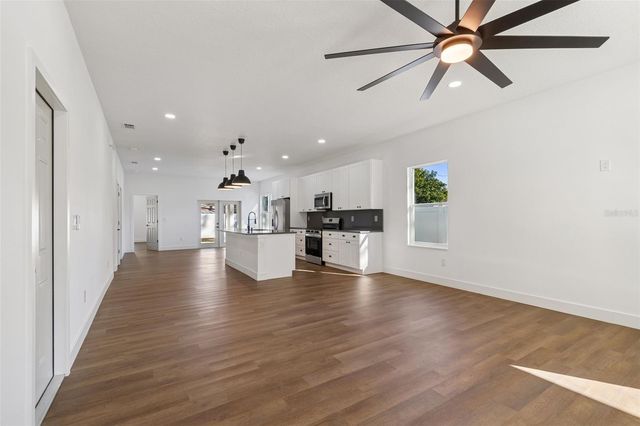 5111 68TH STREET N, St Petersburg, FL 33709