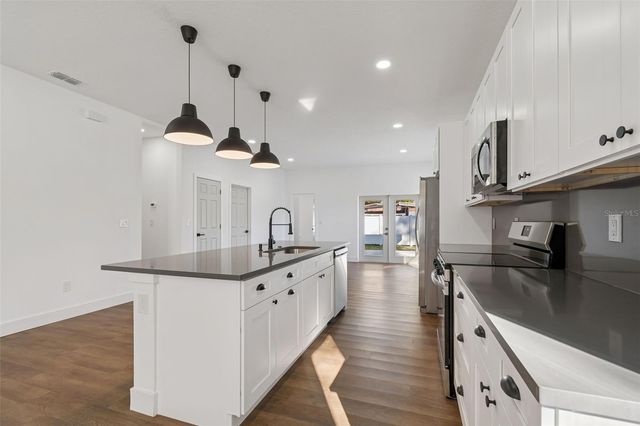 5111 68TH STREET N, St Petersburg, FL 33709