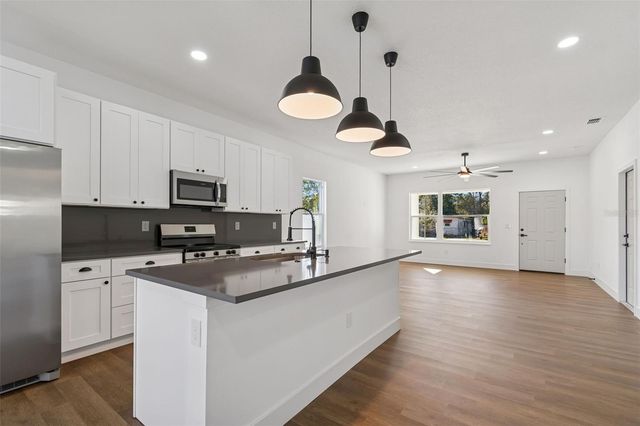 5111 68TH STREET N, St Petersburg, FL 33709