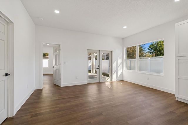 5111 68TH STREET N, St Petersburg, FL 33709