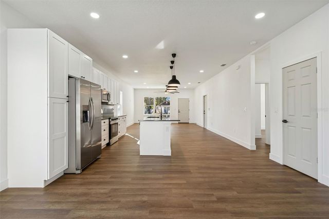 5111 68TH STREET N, St Petersburg, FL 33709