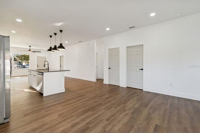 5111 68TH STREET N, St Petersburg, FL 33709