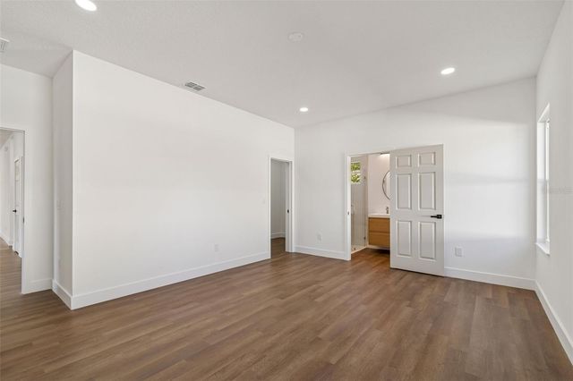 5111 68TH STREET N, St Petersburg, FL 33709