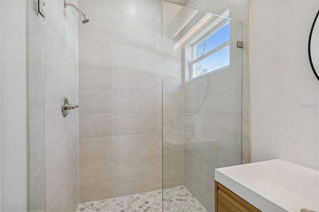 5111 68TH STREET N, St Petersburg, FL 33709