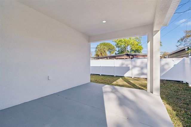 5111 68TH STREET N, St Petersburg, FL 33709