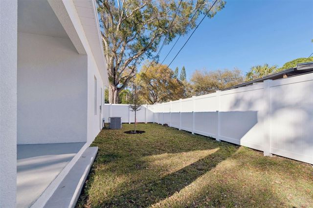 5111 68TH STREET N, St Petersburg, FL 33709