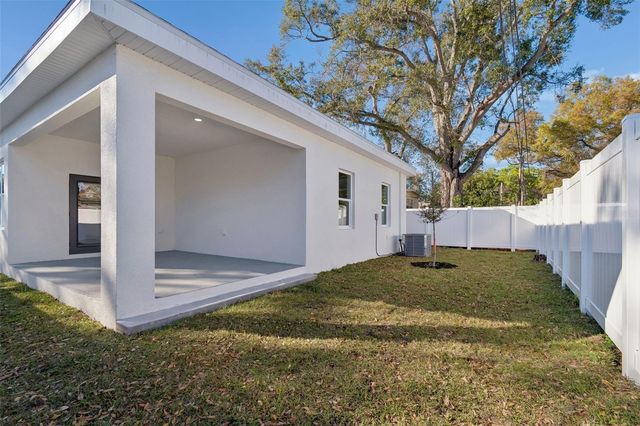 5111 68TH STREET N, St Petersburg, FL 33709