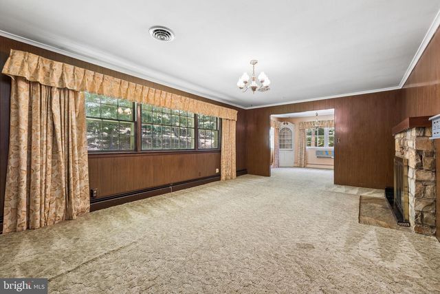 2112 YOUNGS DR, Haymarket, VA 20169