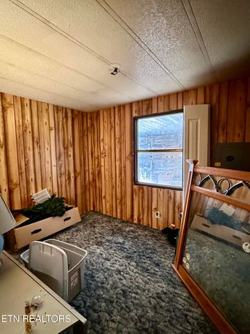 1500 Coal Hill Rd, Sunbright, TN 37872