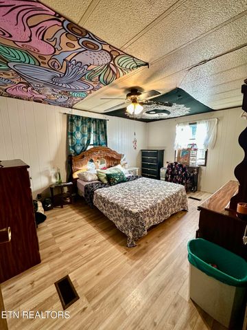 1500 Coal Hill Rd, Sunbright, TN 37872