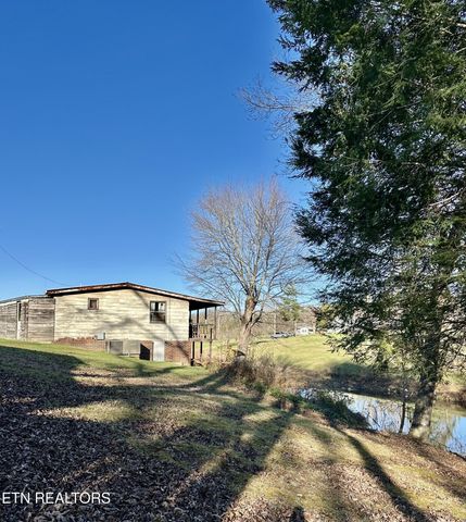 1500 Coal Hill Rd, Sunbright, TN 37872