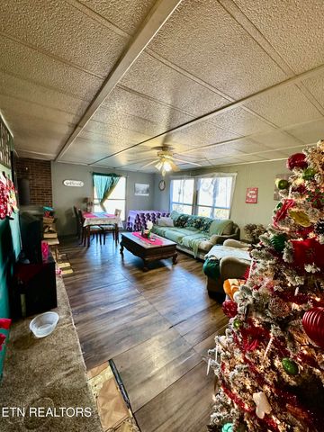 1500 Coal Hill Rd, Sunbright, TN 37872