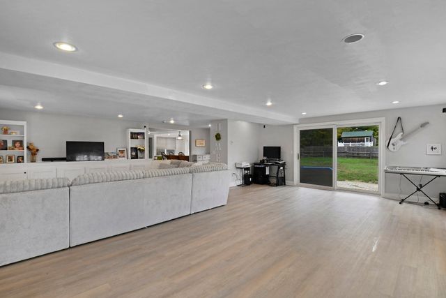 505 South Rd, Ashby, MA 01431