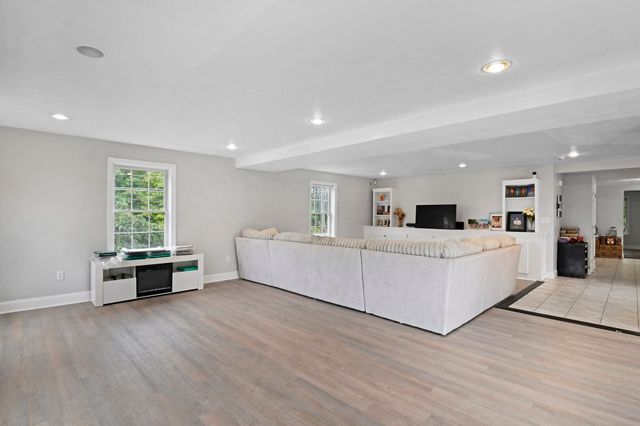 505 South Rd, Ashby, MA 01431