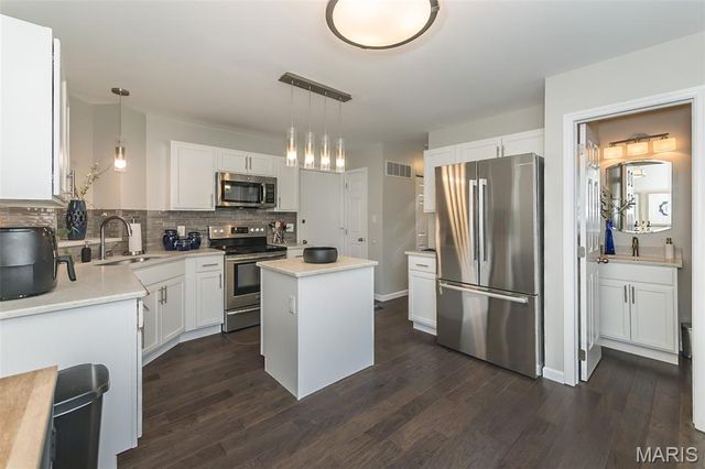 12924 Midfield Terrace, St Louis, MO 63146