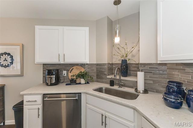 12924 Midfield Terrace, St Louis, MO 63146