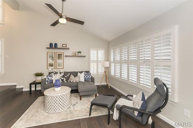 12924 Midfield Terrace, St Louis, MO 63146