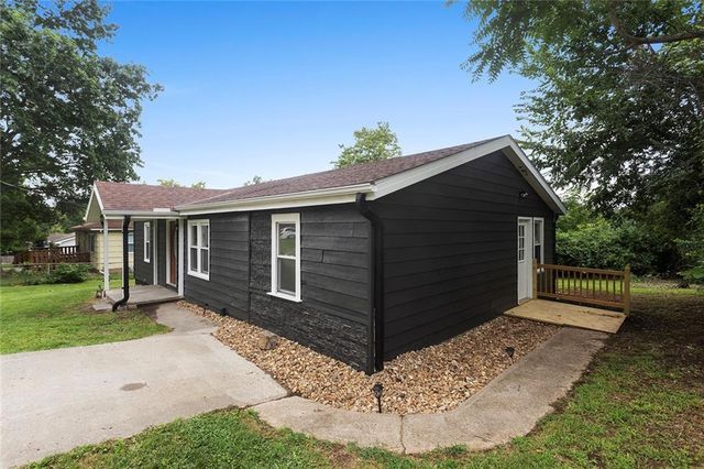 3628 N Cypress Avenue, Kansas City, MO 64117