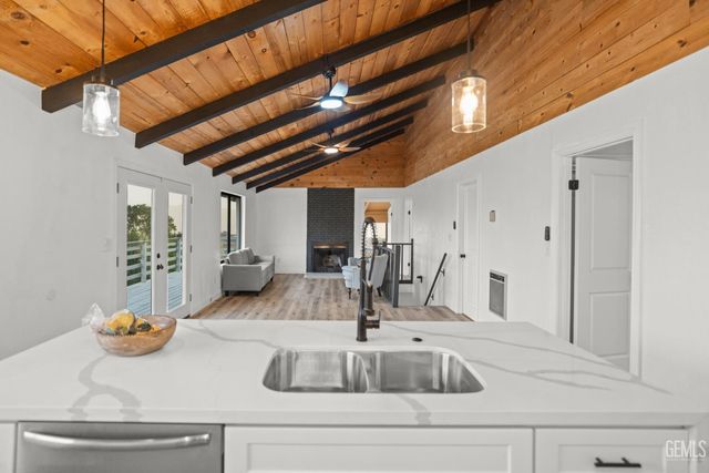 24501 Pueblo Court, Tehachapi, CA 93561