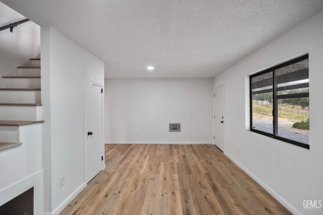 24501 Pueblo Court, Tehachapi, CA 93561