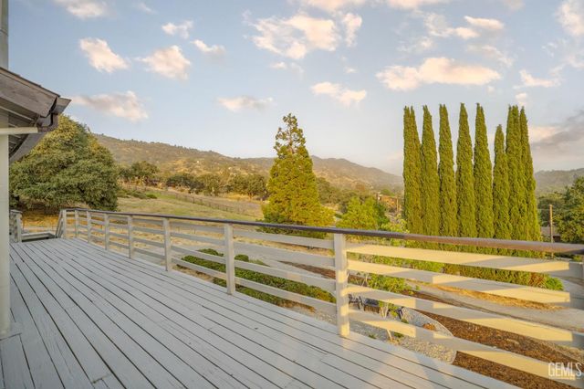 24501 Pueblo Court, Tehachapi, CA 93561