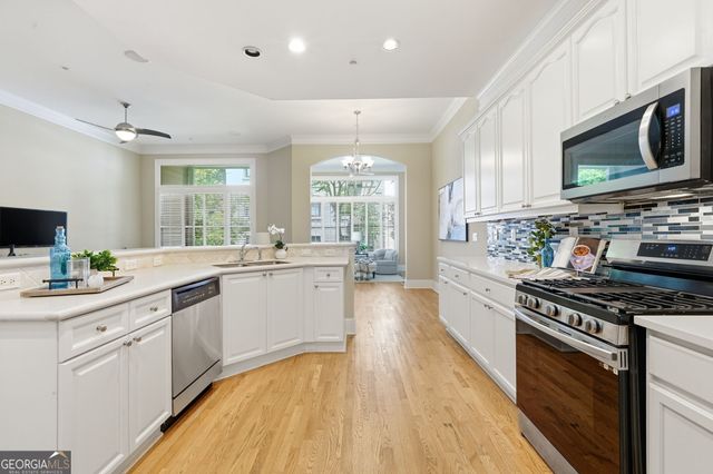 1041 Emory Parc Place, Decatur, GA 30033