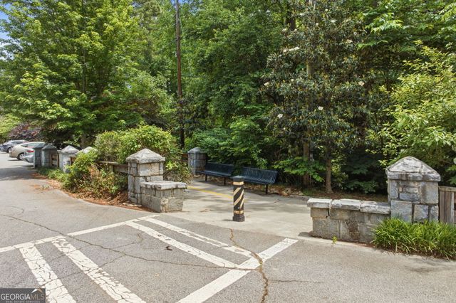 1041 Emory Parc Place, Decatur, GA 30033