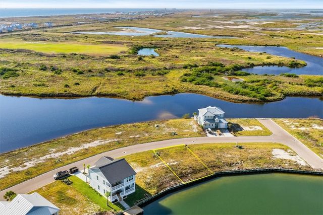 139 Laguna Isles Dr, Port Aransas, TX 78373