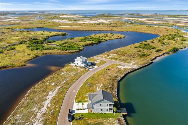 139 Laguna Isles Dr, Port Aransas, TX 78373