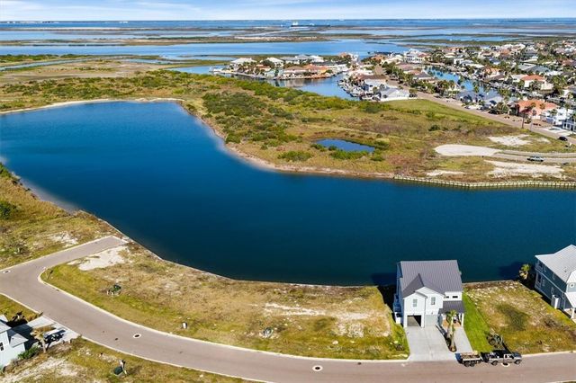 139 Laguna Isles Dr, Port Aransas, TX 78373