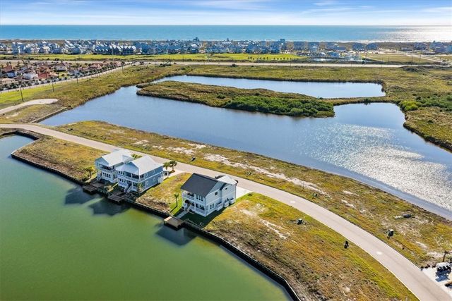 139 Laguna Isles Dr, Port Aransas, TX 78373