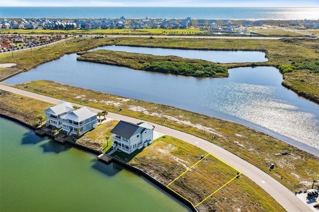 139 Laguna Isles Dr, Port Aransas, TX 78373