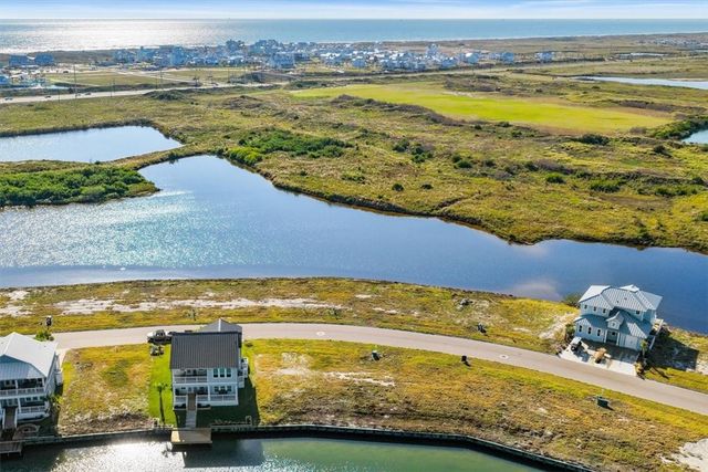 139 Laguna Isles Dr, Port Aransas, TX 78373