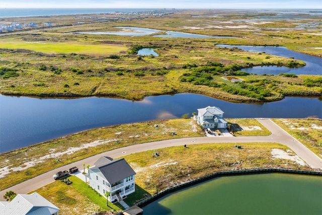 139 Laguna Isles Dr, Port Aransas, TX 78373