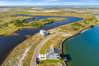 139 Laguna Isles Dr, Port Aransas, TX 78373