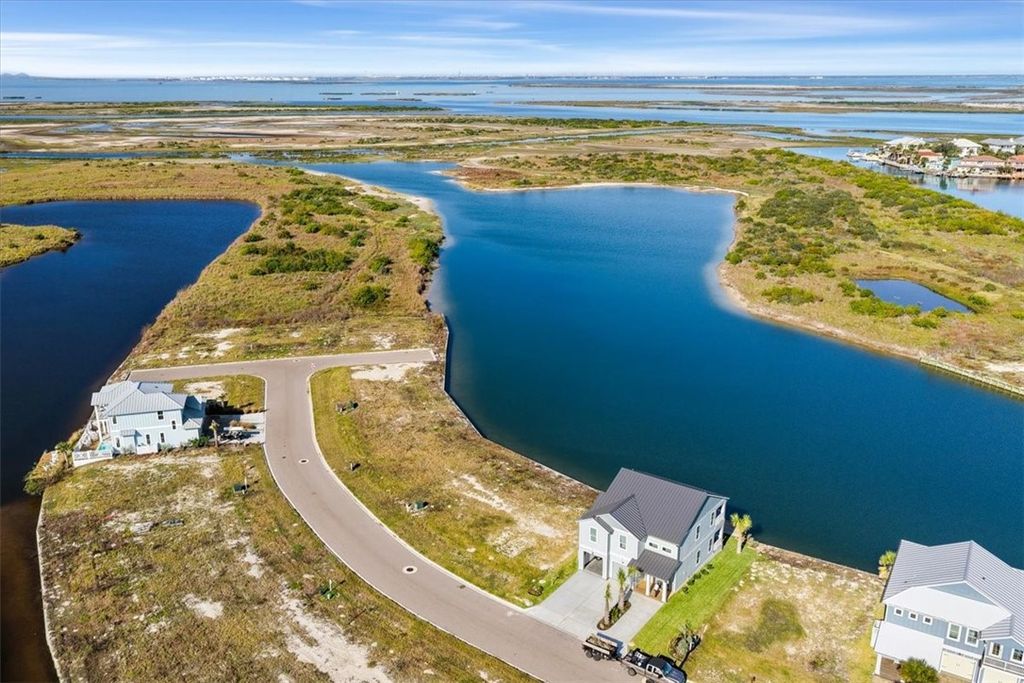 139 Laguna Isles Dr, Port Aransas, TX 78373 — photo 2