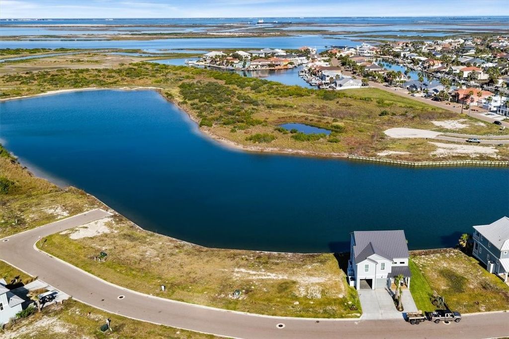 139 Laguna Isles Dr, Port Aransas, TX 78373 — photo 3