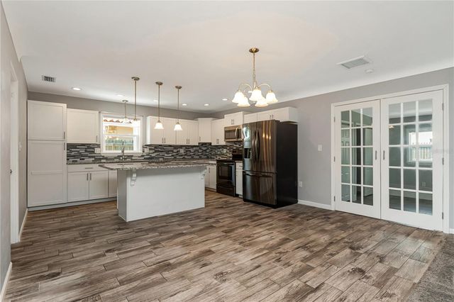 2445 60TH WAY N, St Petersburg, FL 33710