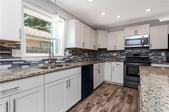 2445 60TH WAY N, St Petersburg, FL 33710