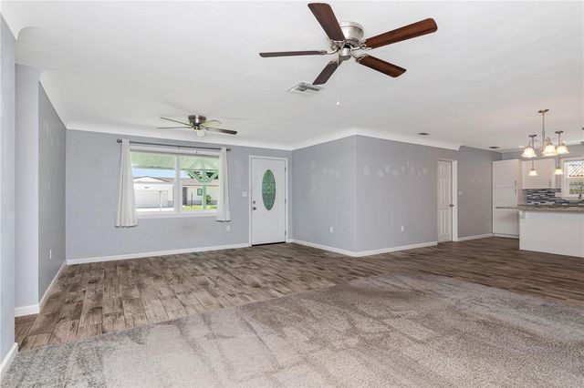 2445 60TH WAY N, St Petersburg, FL 33710